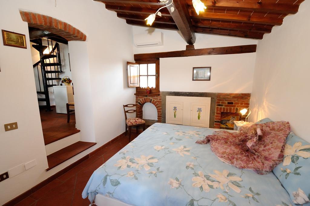 Agriturismo Villa Iris Castelfranco di Sopra Ruang foto